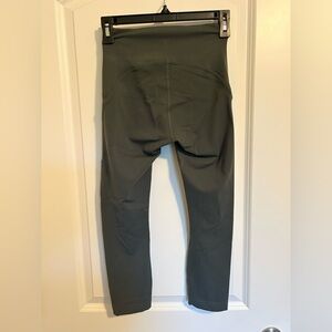 Lululemon Olive Green high waisted crop Leggings